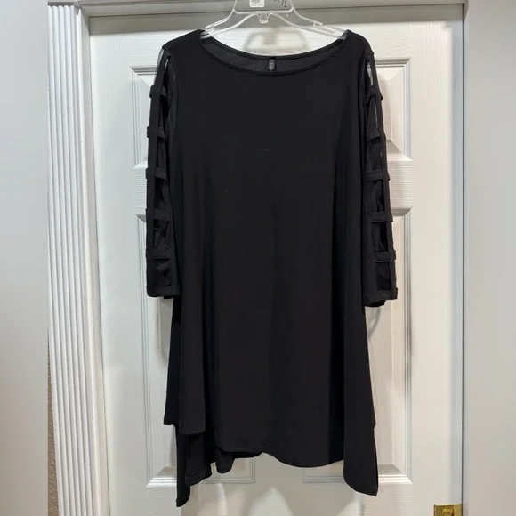 Chic Black 3/4 Sleeve Tunic with Asymmetrical Cutouts - Picture 1 of 5